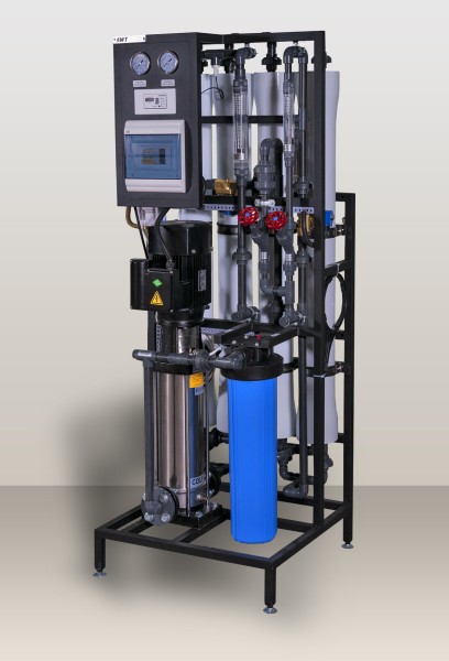 AWT RO-1000 (4/4040) - установка обратного осмоса с насосом (до  1 м3/ч )